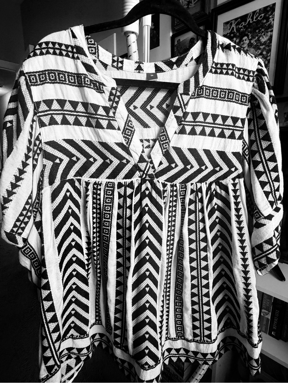 Old Navy Black & White Geometric Tunic Top